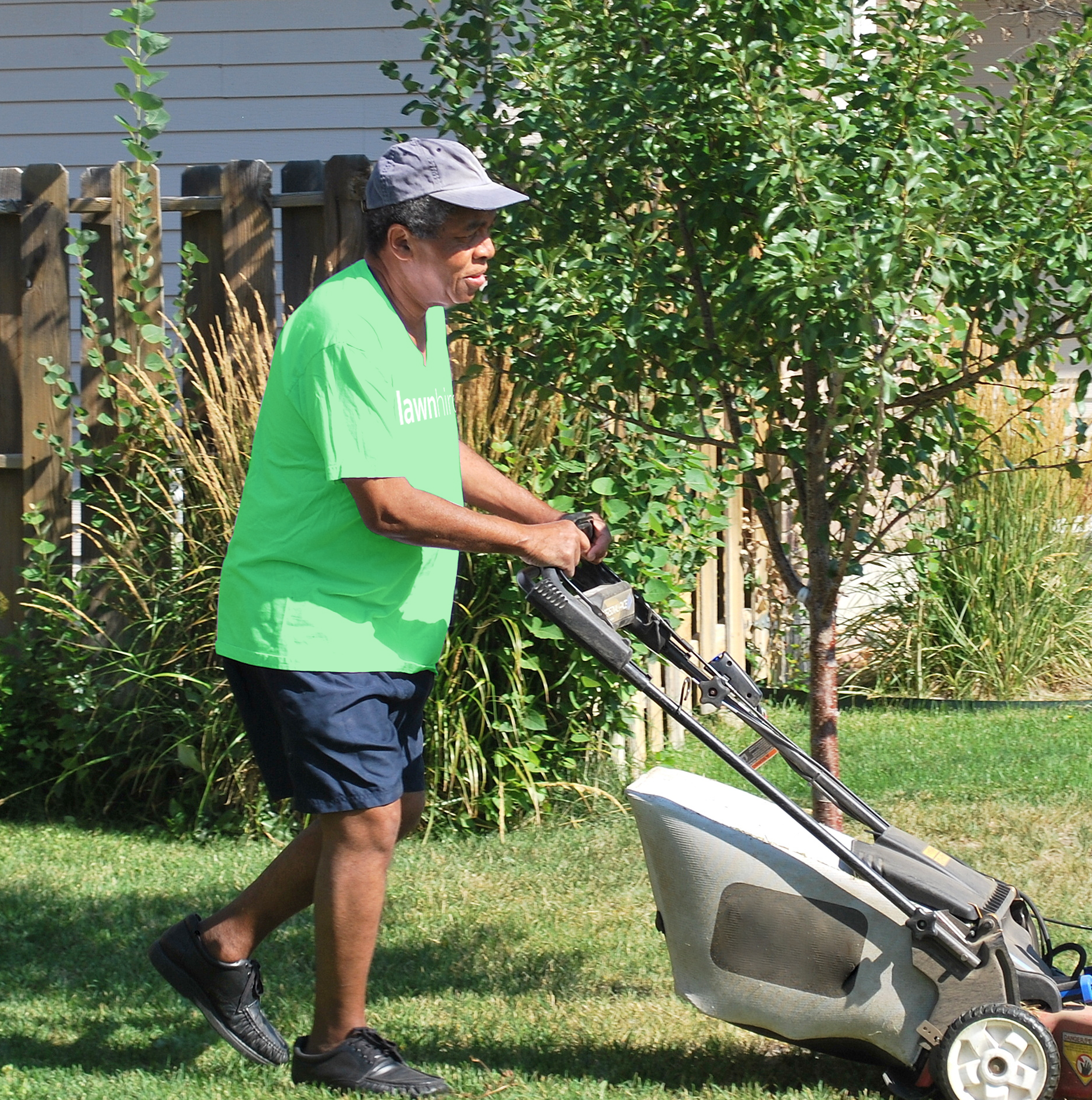 Lawnhiro Provider mowing lawn